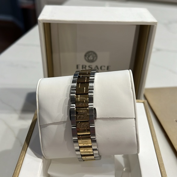 Versace ladies watch two tone gold and silver - Picture 3 of 7